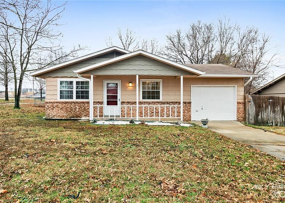 1st image of 416 W Redwing Cir