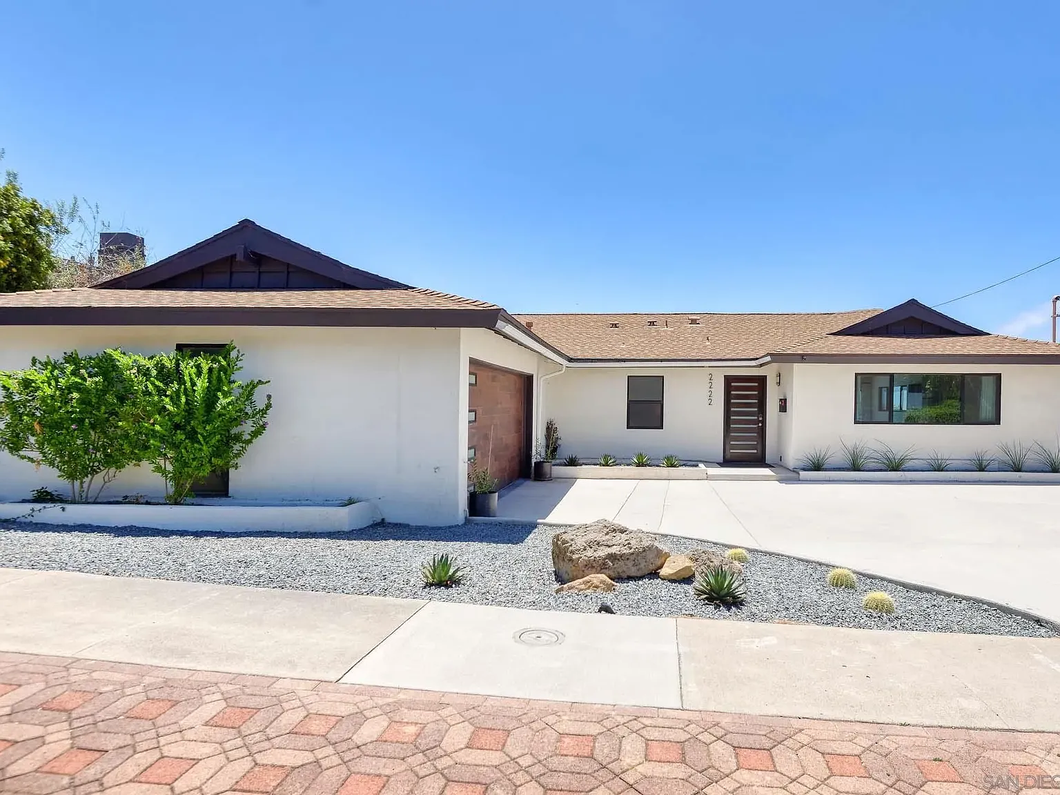 3 bed, 3.0 bath, 1812 sqft, $11,750 — Photo 3