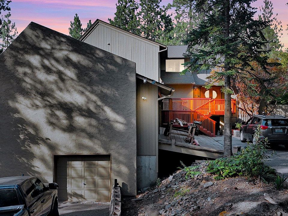1st image of 821 S Azalea Dr