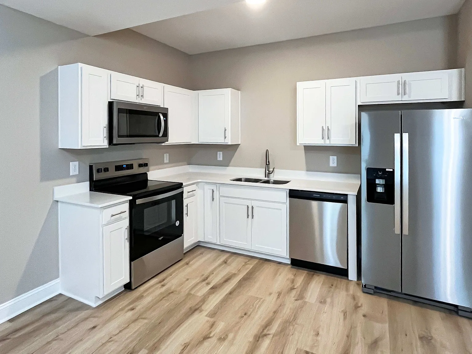 2 bed, 2.5 bath, 1550 sqft, $1,495 — Photo 3