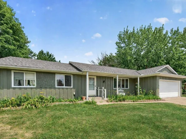 8292 Indian Blvd S, Cottage Grove, MN 55016