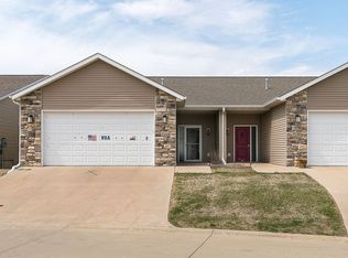 7134 Waterview Dr SW, Cedar Rapids, IA 52404