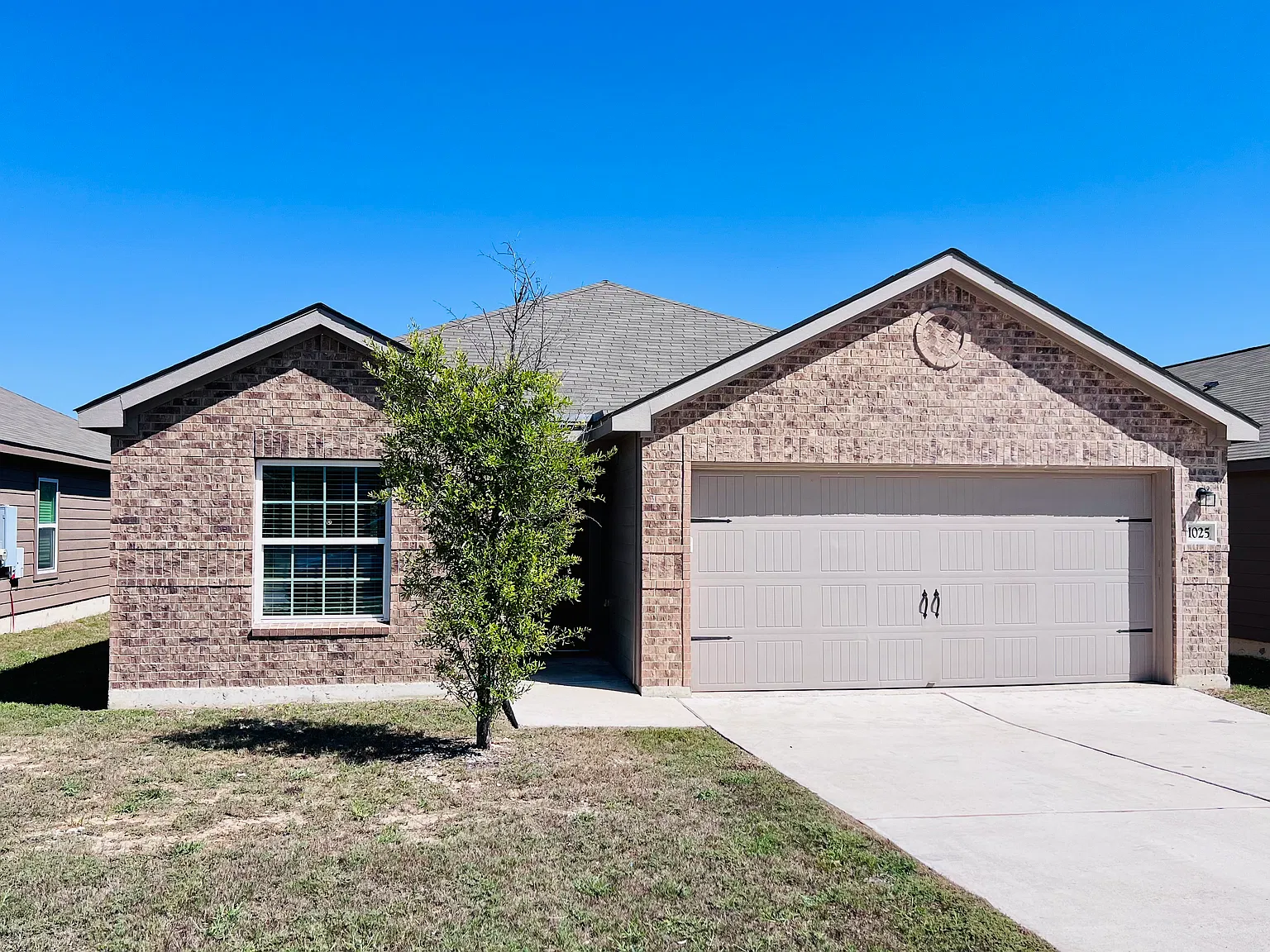 3 bed, 1525 sqft, $1,600 — Photo 1