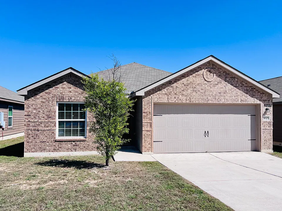 1025 Riverdale Cv