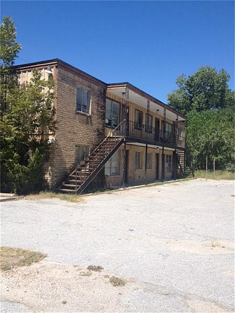 2nd image of 25 Parker Rd APT 6