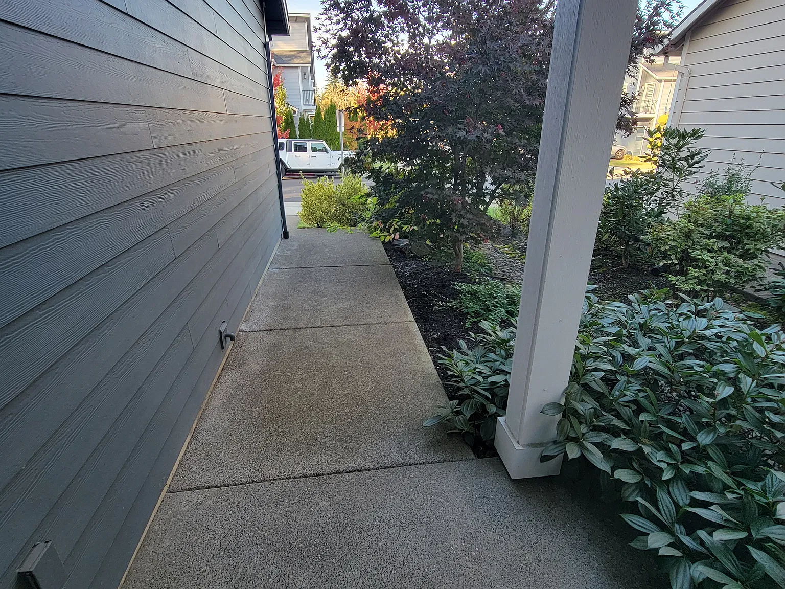 3 bed, 2343 sqft, $3,100 — Photo 3