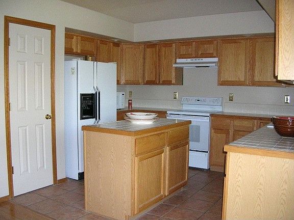 6085 Whirlwind Kitchen