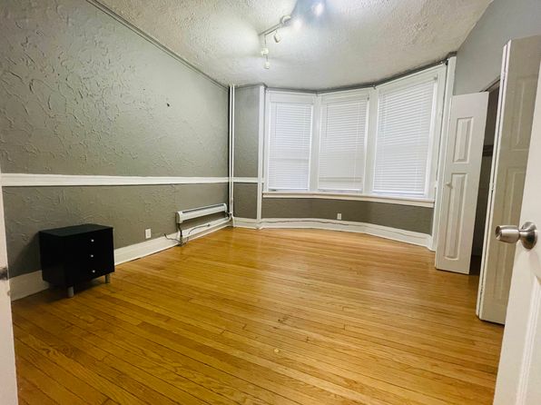 1228 Oak Ave #2S