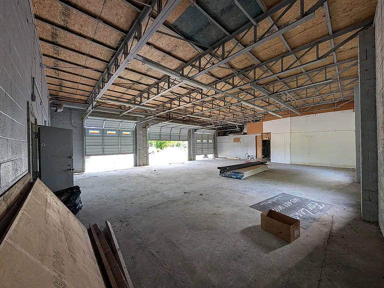 430 E Brockett St — Photo 7
