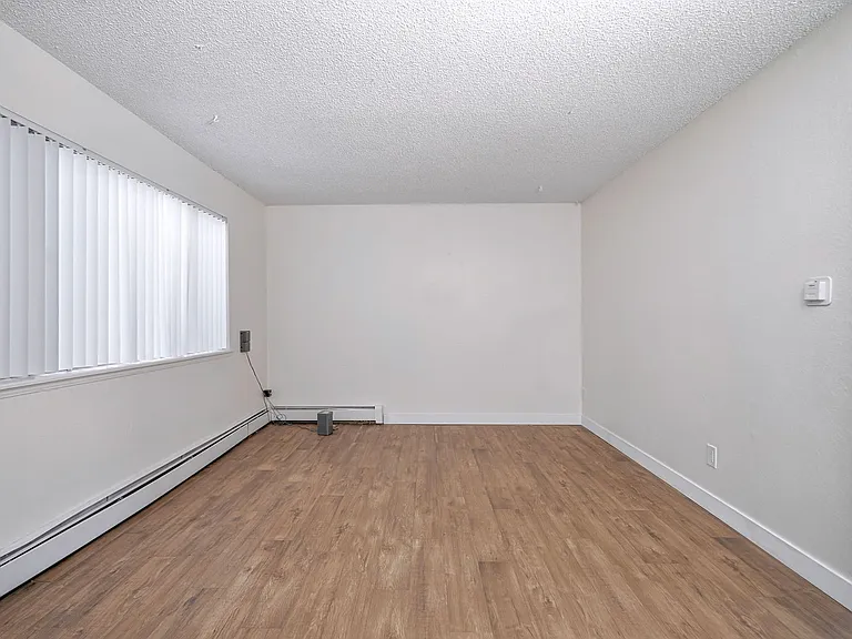 1074 Cedar Way — Photo 9
