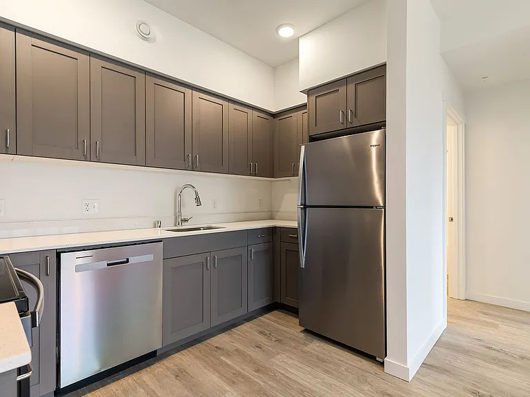 City Gate Apartments — Photo 124