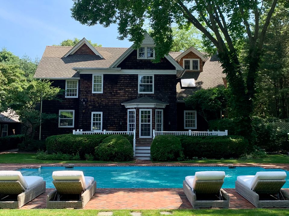 1st image of 32 Rosewood Ct