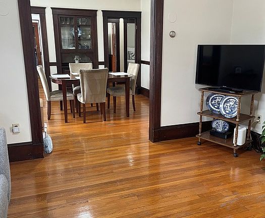 3rd image of 20 Gertrude St #1