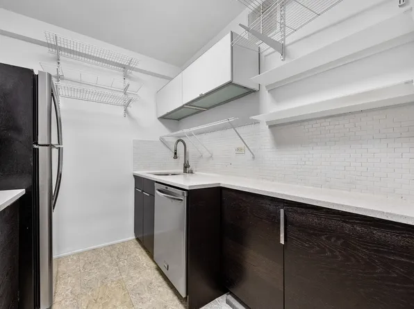 142-05 Roosevelt Avenue image 7 of 13