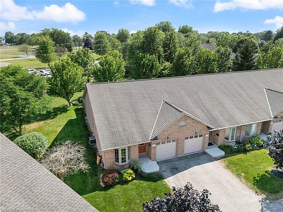 2nd image of 19 Somerset Dr #16