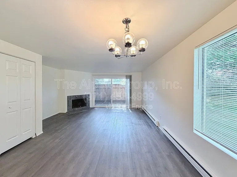 3800 NW Chemult Pl #D — Photo 7