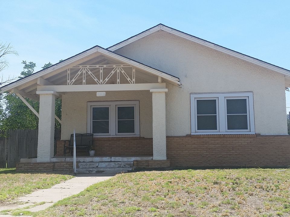1st image of 300 S Ave E