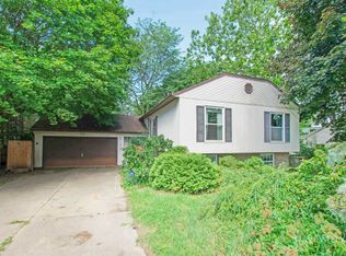 3737 Benjamin Ave NE, Grand Rapids, MI 49525