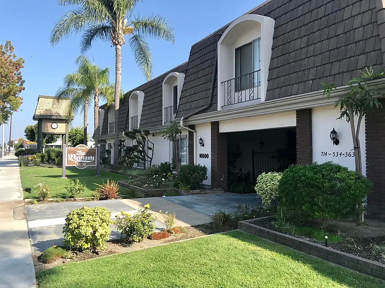 10500 Westminster Ave — Photo 1