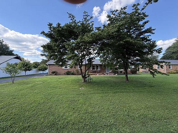 3rd image of 5042 Creekside Dr
