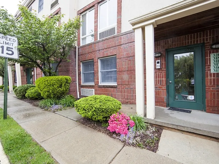 50 Pine St #315 — Photo 1