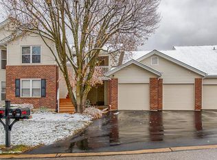 740 Woodside Trails Dr APT 104, Ballwin, MO
