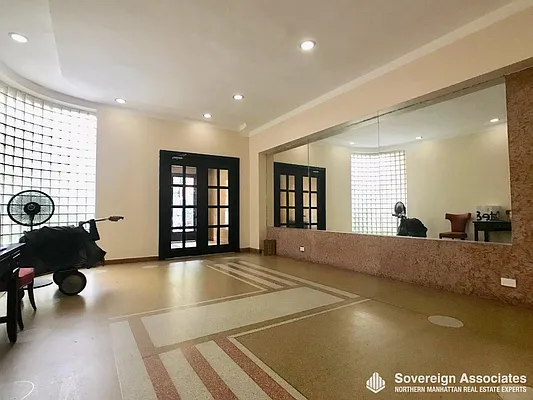 Rented by Sovereign Associates | media 11