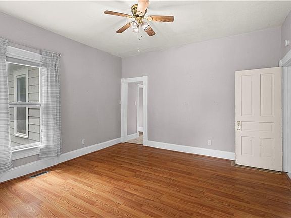 5th image of 604 S Olive St