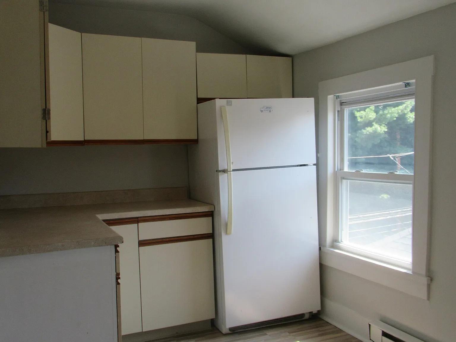 2 bed, 1.0 bath, 778 sqft, $1,900 — Photo 3