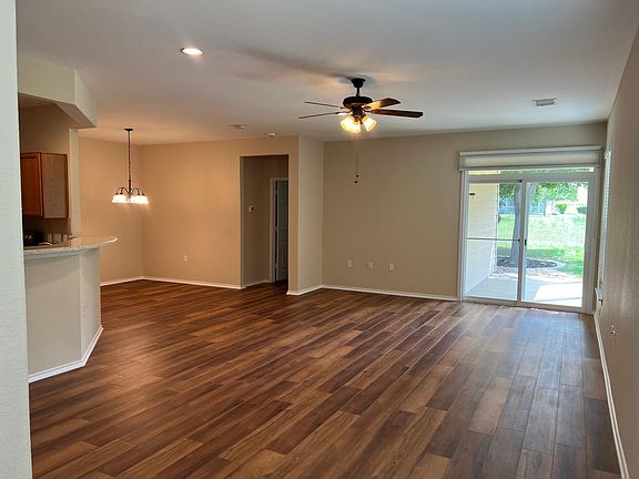 3rd image of 110 Portsmouth Dr