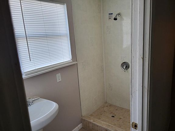 2nd image of 2764-66 Lavender St