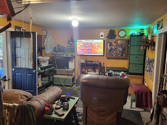 4th image of 915 Willsie Ave
