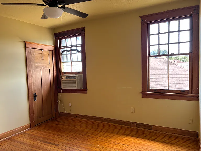 2225 Dante St — Photo 18
