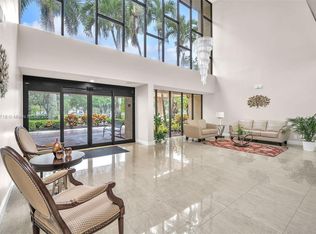 16251 Golf Club Rd APT 106, Weston, FL 33326