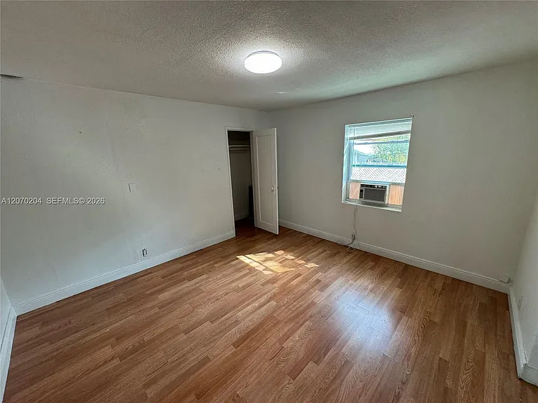 1018 N 17th Ct #2B — Photo 11