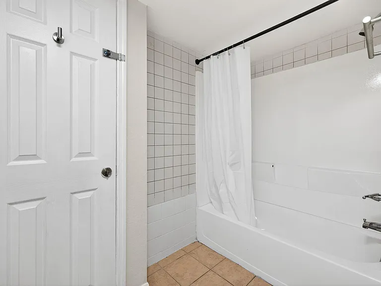 Shower/ Tub Combo