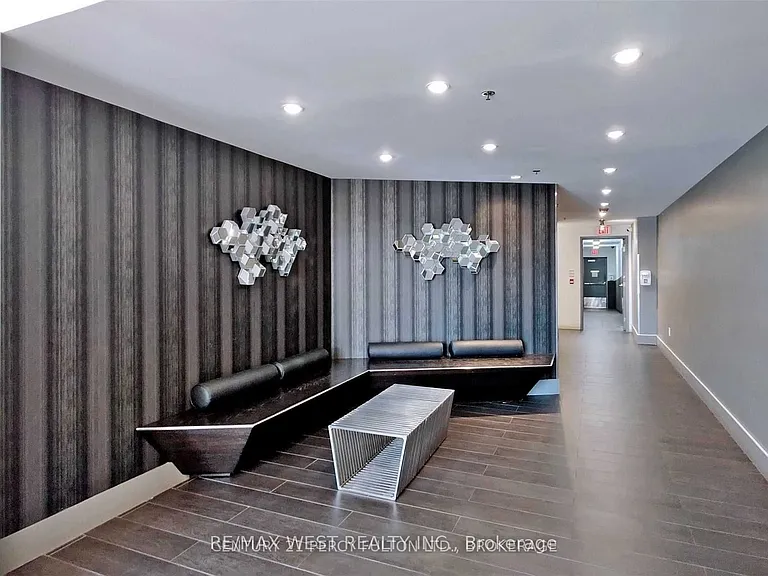 90 Trinity St #610 — Photo 36