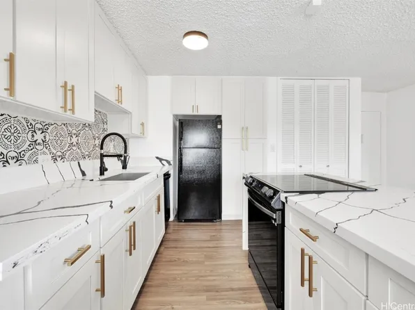 818 S King St APT 2003, Honolulu, HI 96813