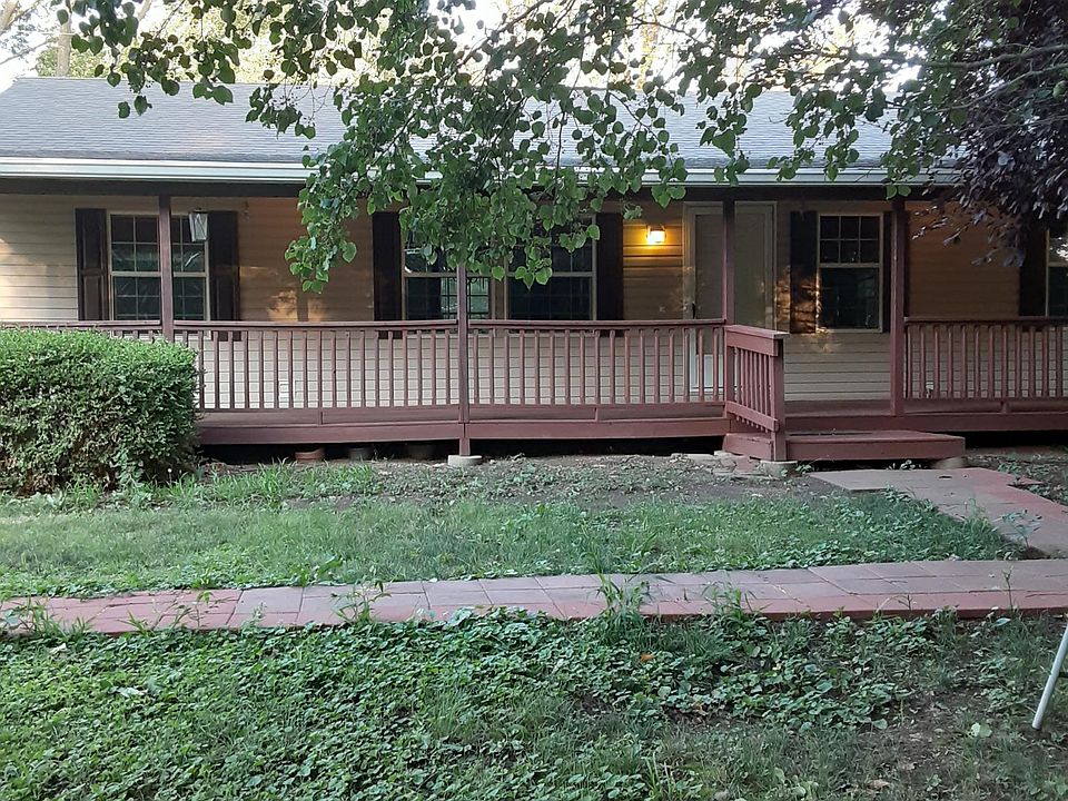 1st image of 2815 S 9th Ter