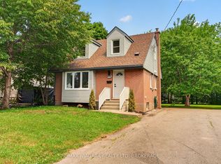 7072 Dell Ave, Niagara Falls, ON L2G4W3