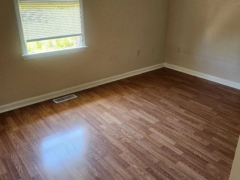 31313 Amherst Cir #4 — Photo 4