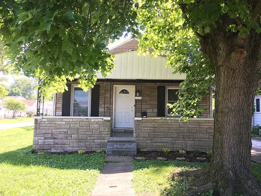 2829 Oakley St photo 1