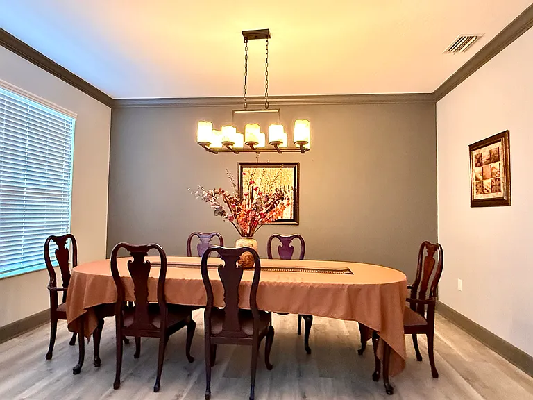 885 Chatsworth Dr — Photo 17