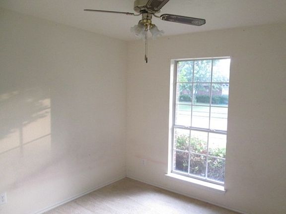 4th image of 2513 Crystal Falls Dr