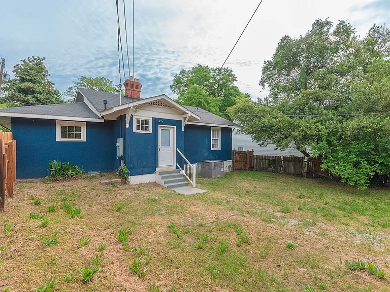 2056 McDowell St — Photo 23
