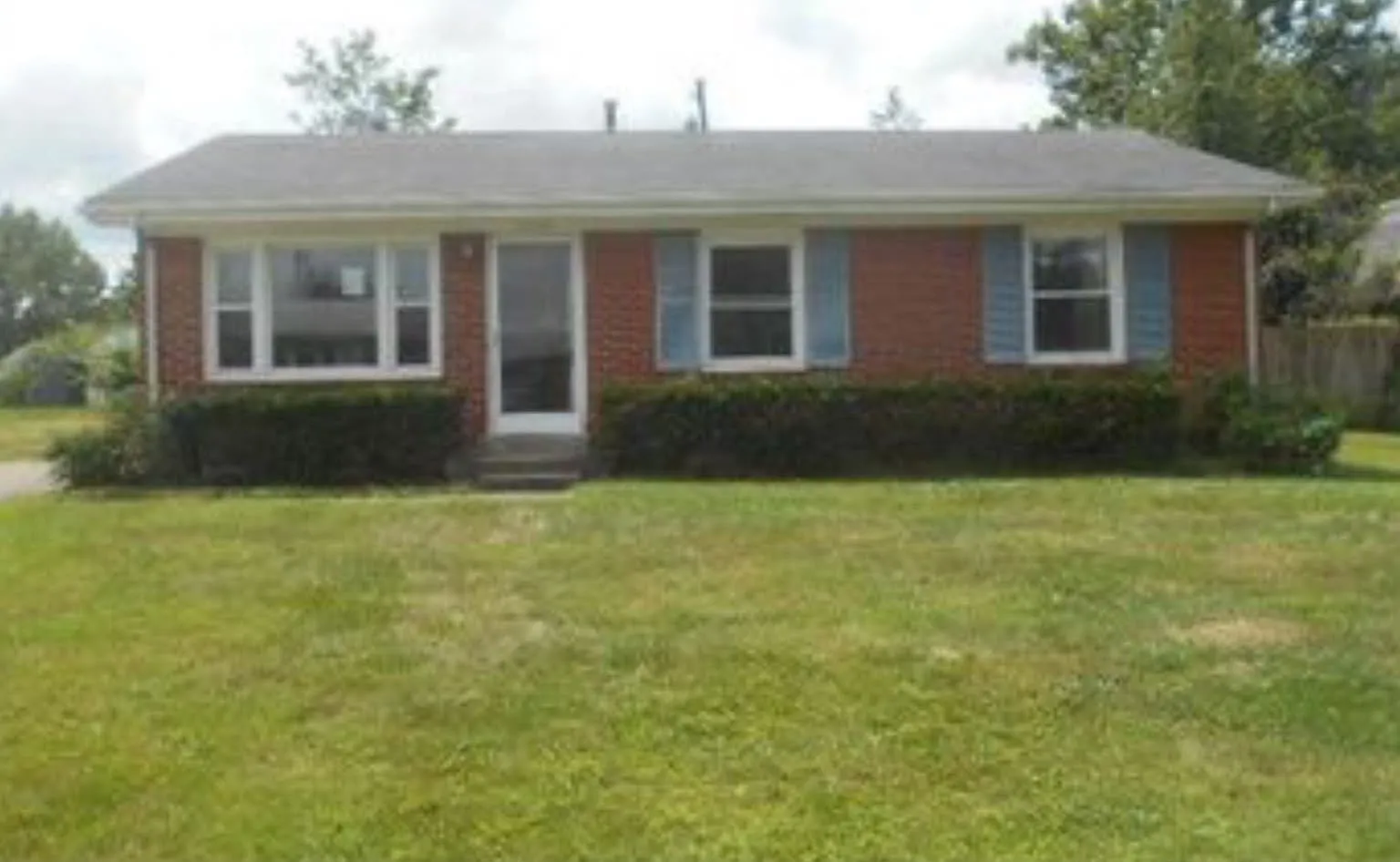 3 bed, 1053 sqft, $1,600 — Photo 1