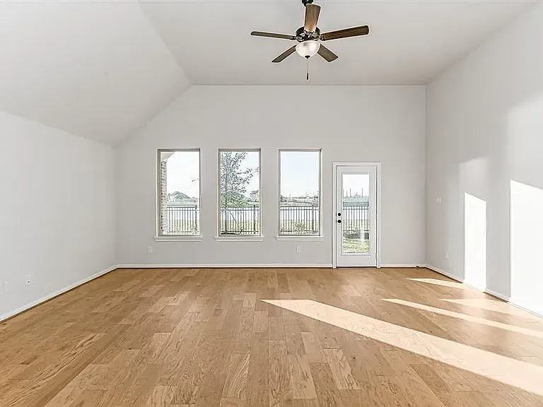 836 Marisol Bay Dr — Photo 3