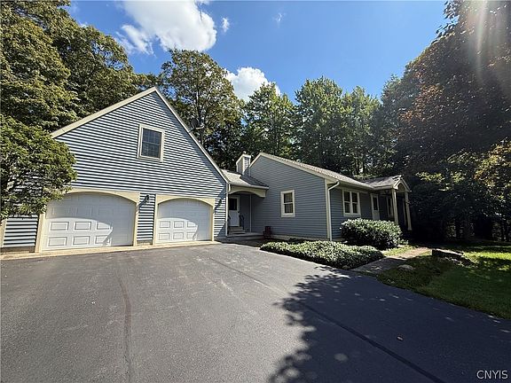 3rd image of 2332 Bear Swamp Rd