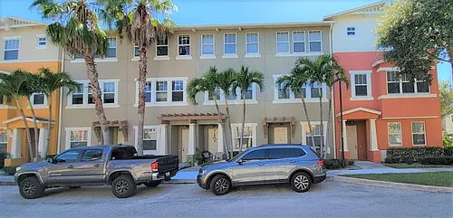 870 Marina Del Ray Ln #3 Photo 1