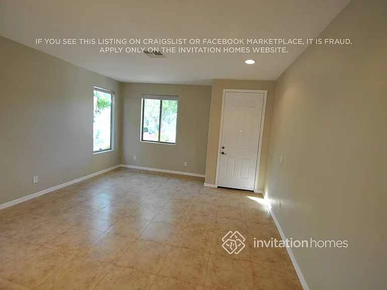 29357 N 67th Dr — Photo 3